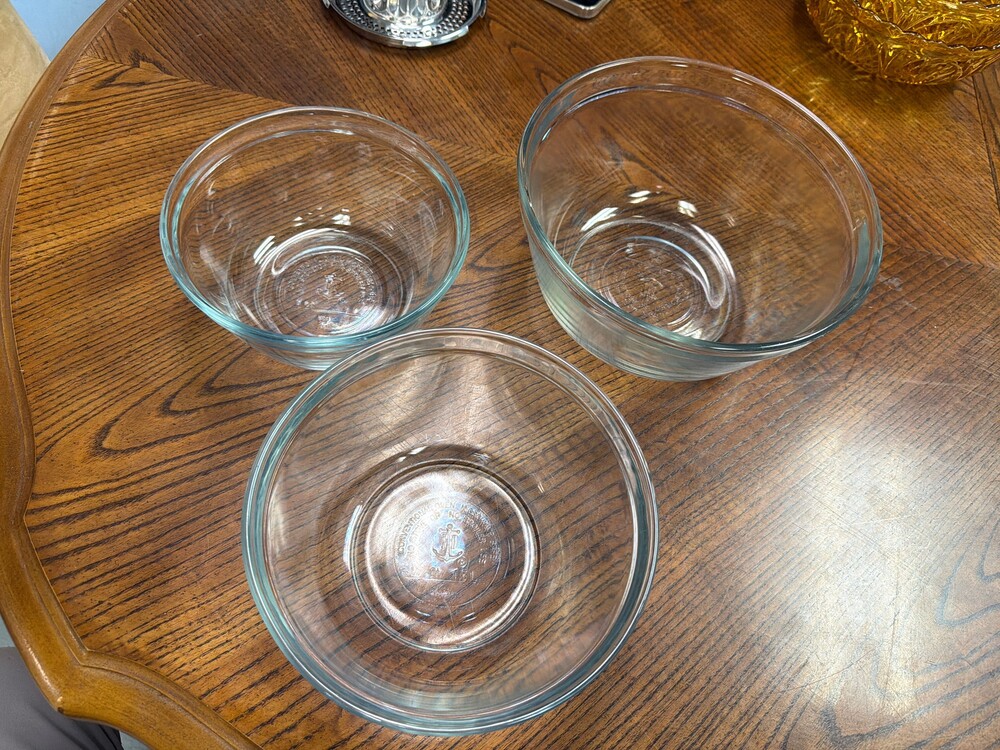 SW- Anchor Hocking 3 piece mixing bowl Vintage Clear Glass Mixing Bowls Set of 3